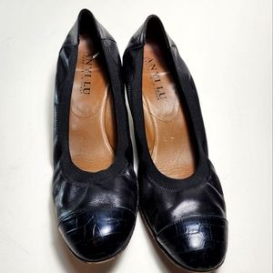 Anyi Lu EUR 39 black leather cap toe low heels